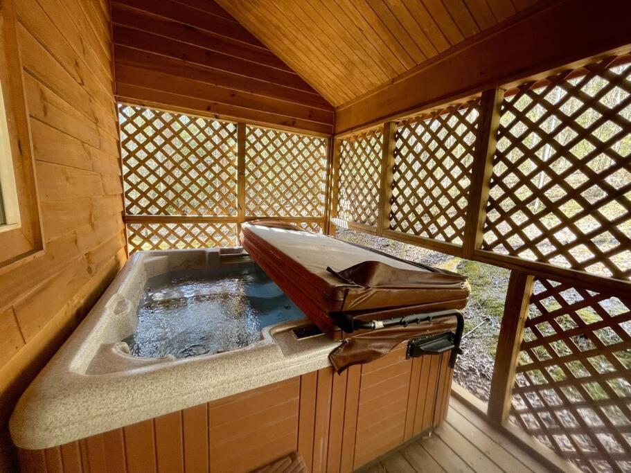 2 Bed Cabin Hot Tub Close To Helen #16 Exterior foto